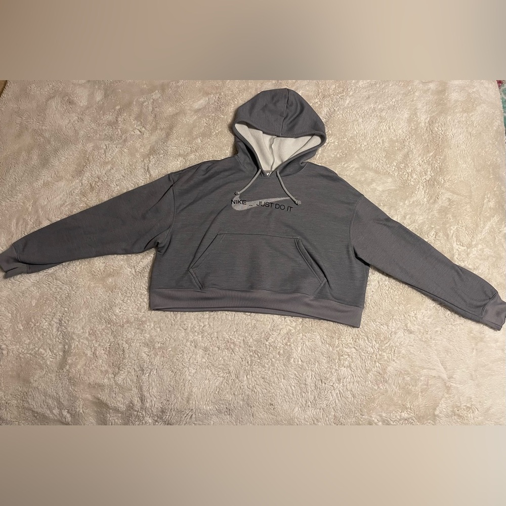 NIKE WOMEN'S THERMA-FIT GRAPHIC HOODIE SWEATSHIRT CROPPED GRAY SIZE L